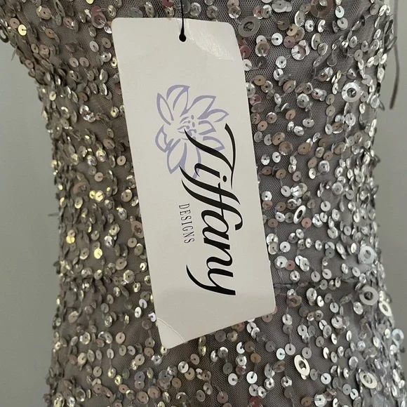 🌟Host Pick🌟Women’s Silver Tiffany Designs Sequined Gown